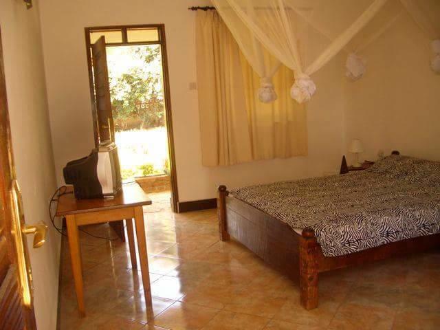 Mama Pierina Restaurant And Annex Hotell Morogoro Exteriör bild